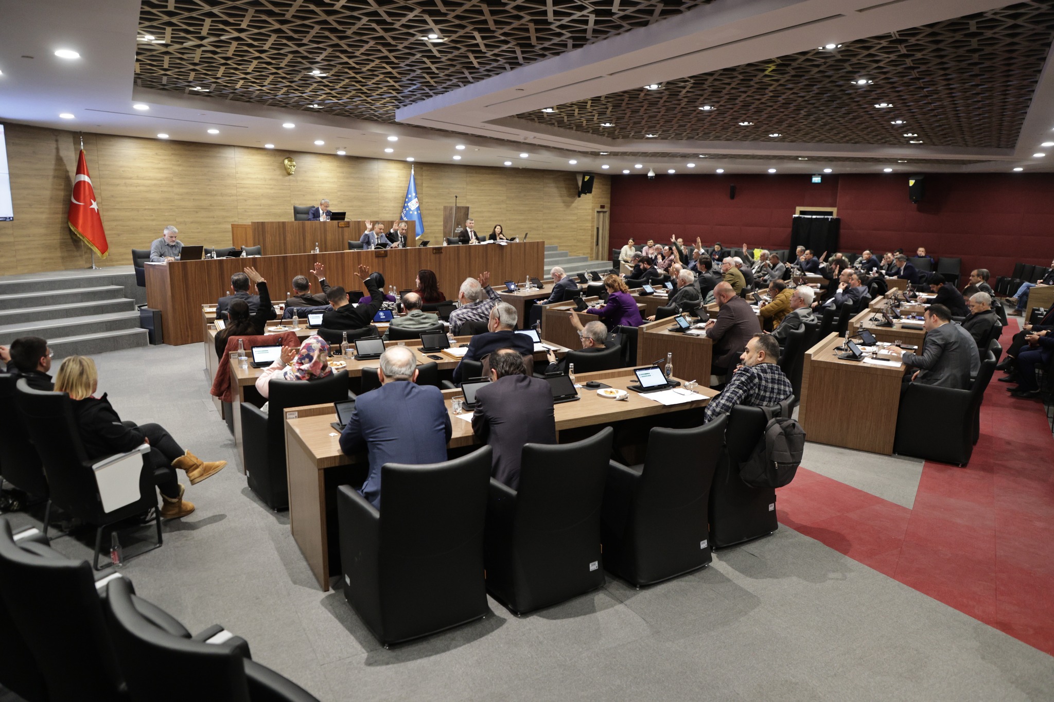KÜTAHYA BELEDİYESİN DE DÖNEMİN SON MECLİS TOPLANTISI YAPILDI