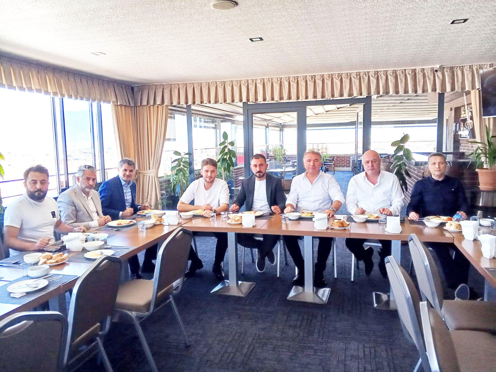 GÖNÜLLERİ TEKRAR KAZANDIK