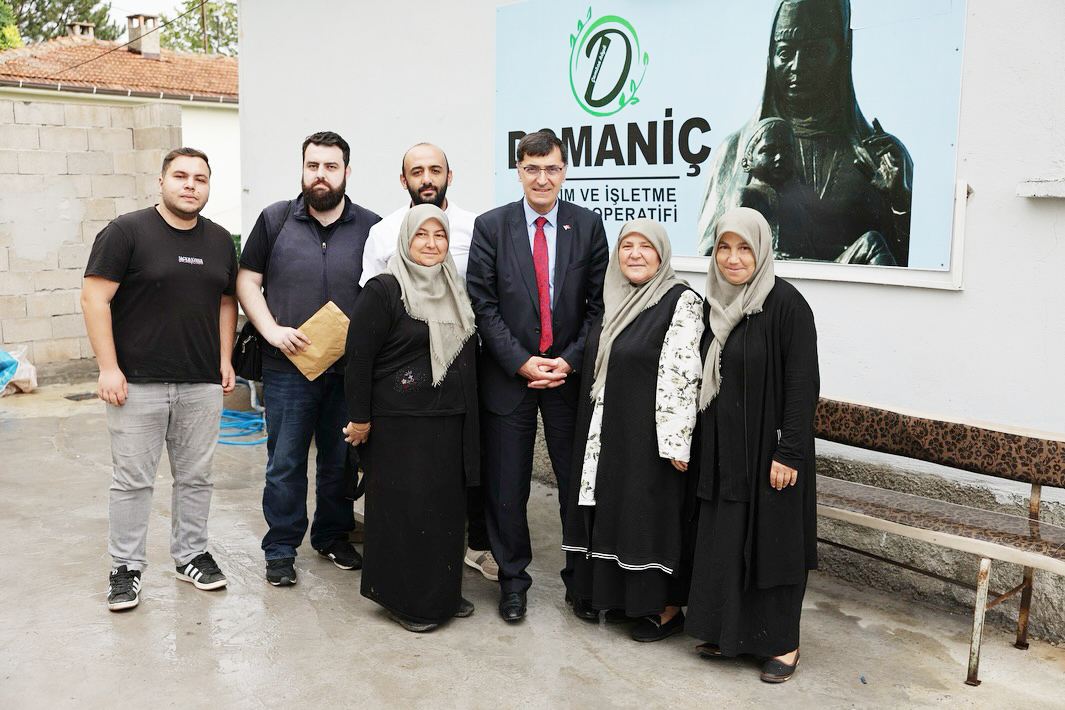 BELEDİYE BAŞKANI KAHVECİ’DEN KADIN GİRİŞİMCİLERE ANLAMLI ZİYARET
