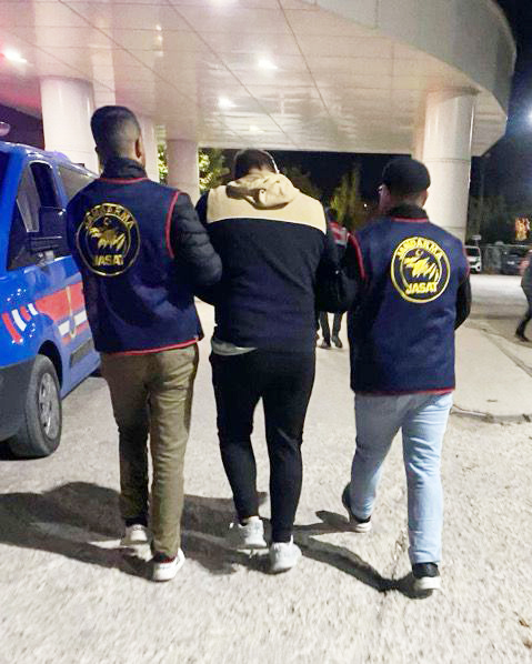 ARANAN ŞAHISLAR JASAT’TAN KAÇAMADI