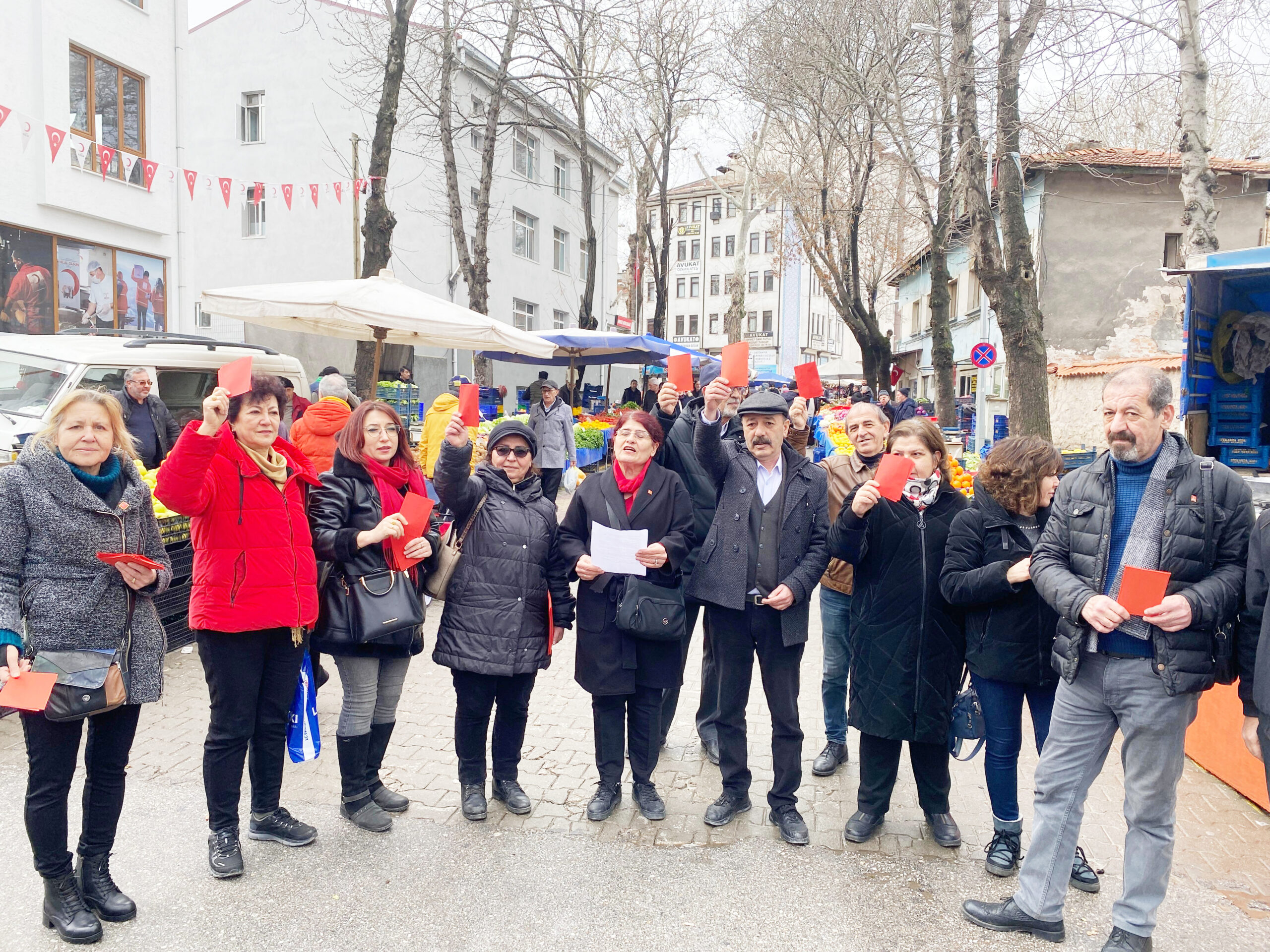 CHP’DEN “KIRMIZI KART” EYLEMİ