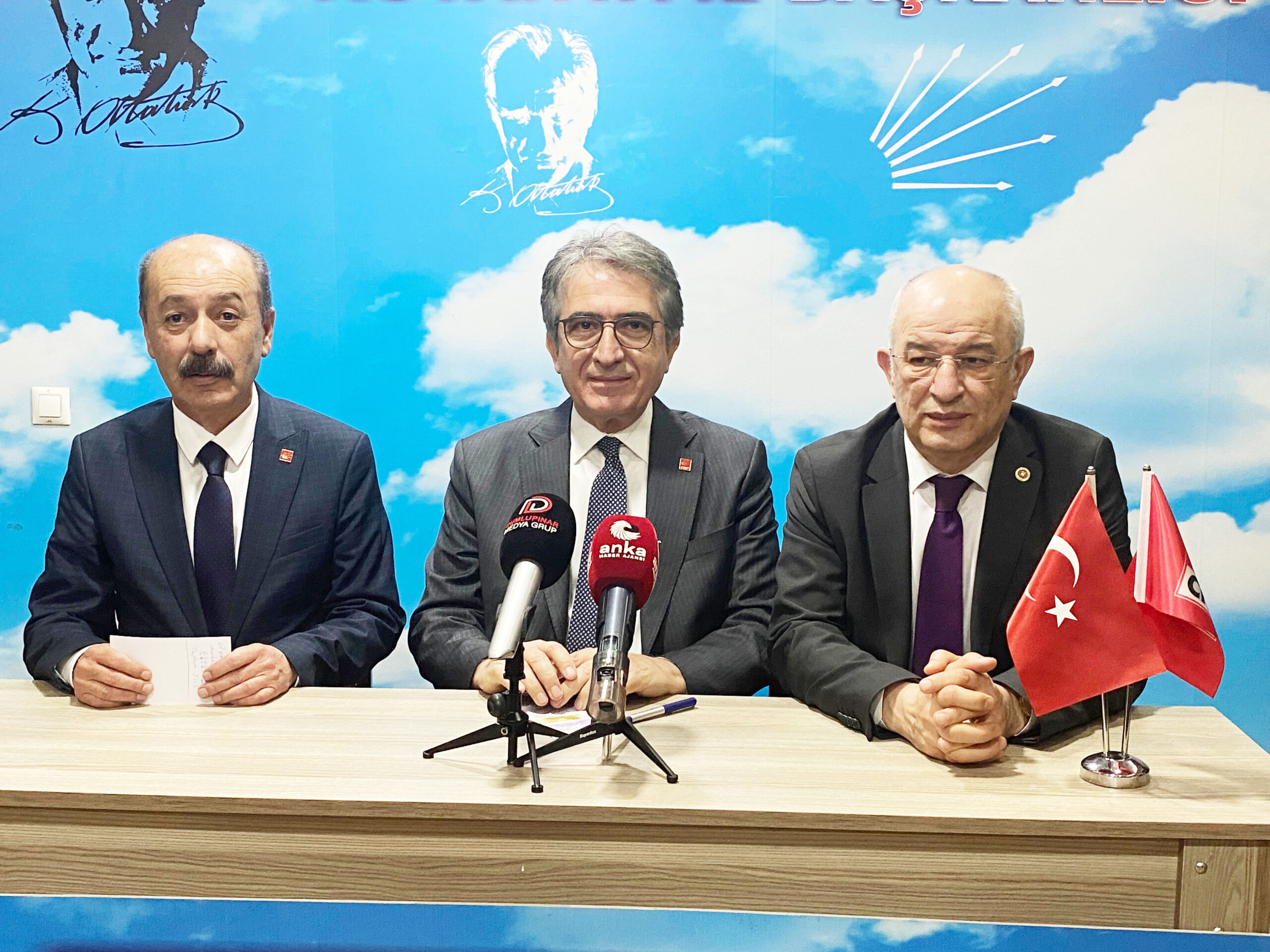 BAYRAM İKRAMİYESİ EMEKLİLERİMİZ DE BÜYÜK BİR HAYAL KIRIKLIĞINA YOL AÇMIŞTIR