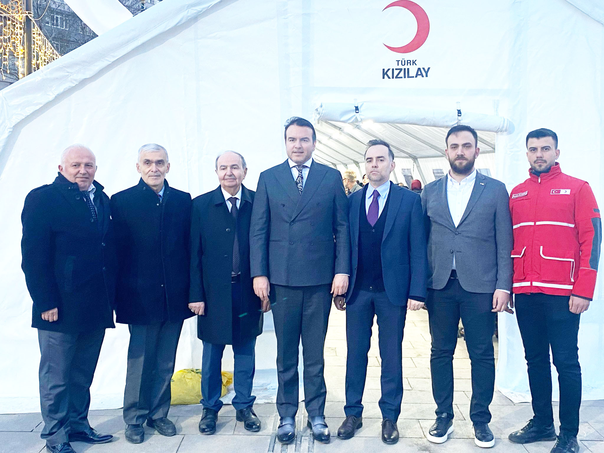 GÜRAL PORSELENİN GENÇ TEMSİLCİLERİ VATANDAŞIN YANINDA İFTAR YAPTI