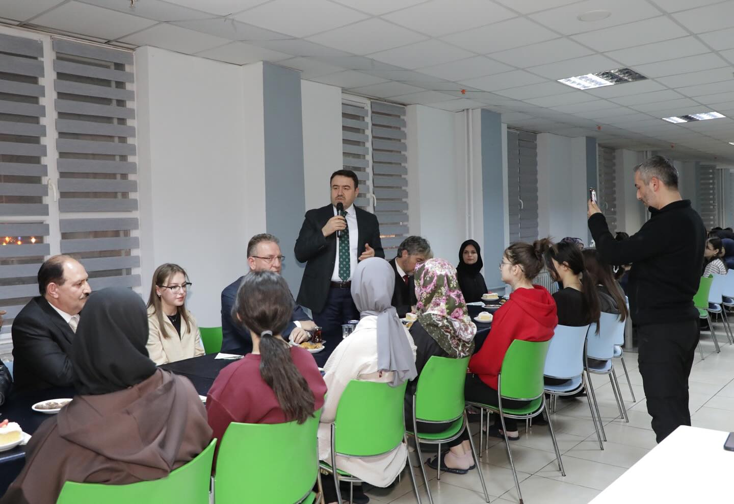 VALİ MUSA IŞIN GENÇLELE BULUŞTU