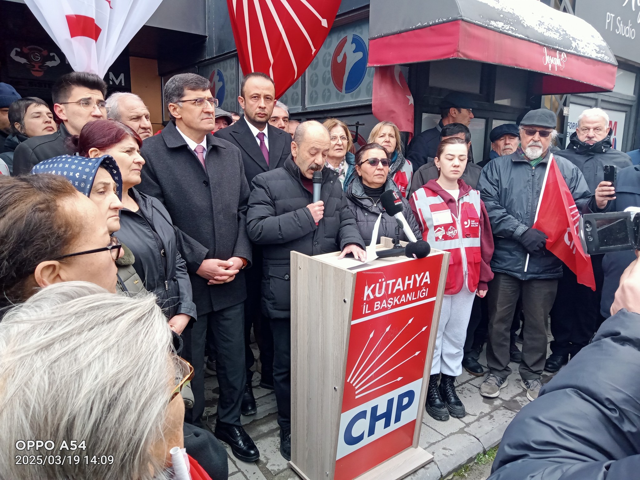 TÜRKİYE, ERDOĞAN İKTİDARININ BÜYÜK SİYASİ SALDIRISIYLA GÜNE BAŞLADI