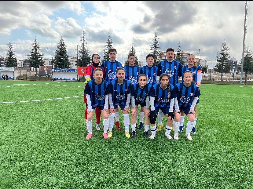 KIZLAR NAMAĞLUP ŞAMPİYON OLDU