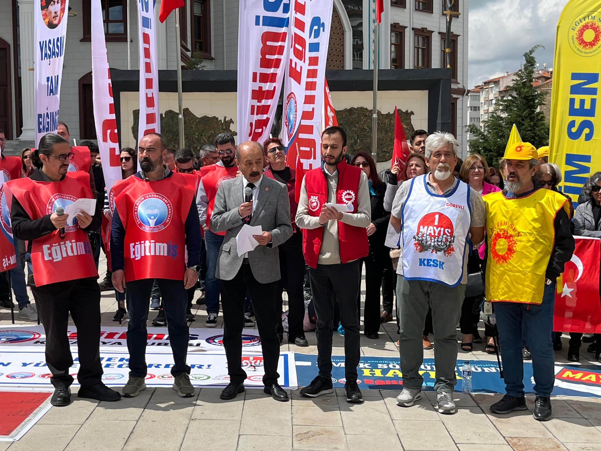 1 MAYIS, SADECE BİR BAYRAM DEĞİL, AYNI ZAMANDA BİR UYANIŞTIR