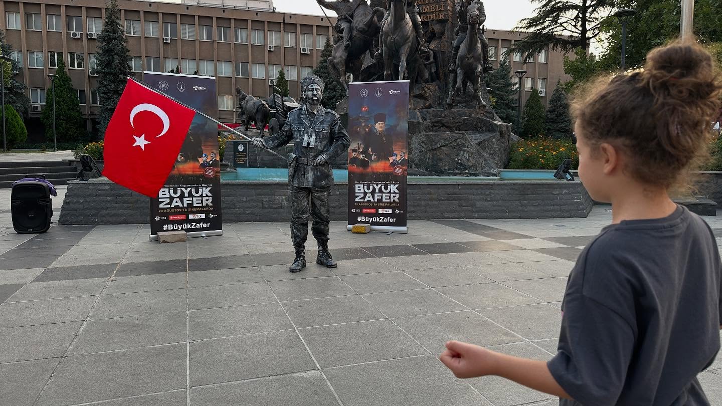 BÜYÜK ZAFER TURNESİ İLLERDE COŞKUYLA KARŞILANDI