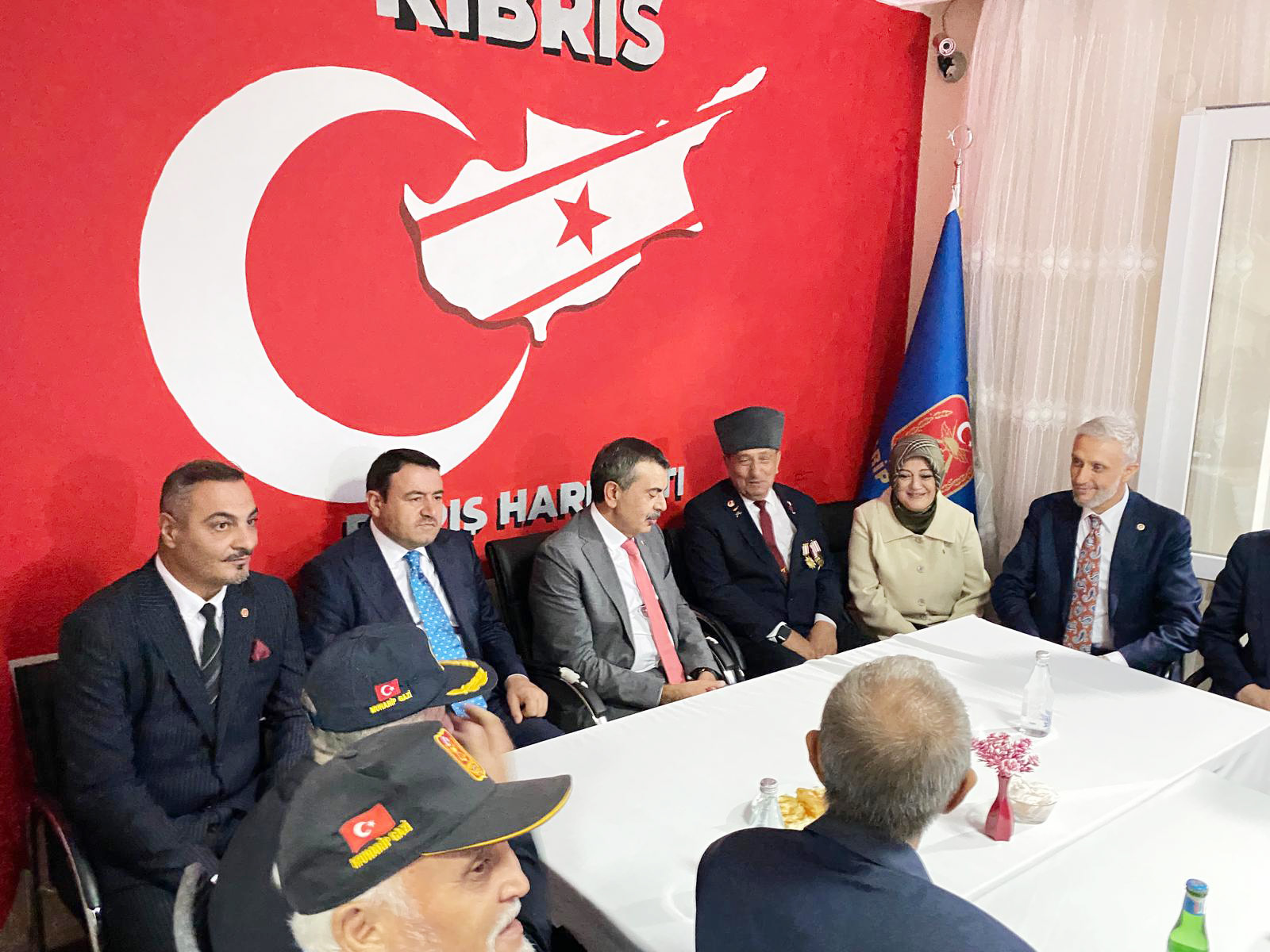 ONLARA MİNNET BORÇLUYUZ