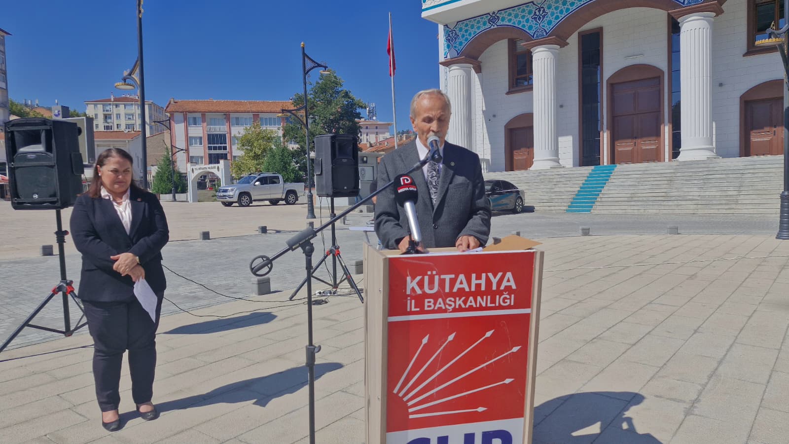  BİZ CUMHURİYET’TEN VAZGEÇERSEK, YARINLARIMIZ KARANLIĞA GÖMÜLECEK