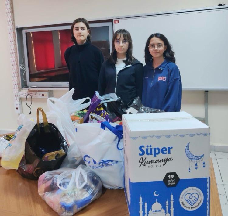 Cumhuriyet Ortaokulu öğrencileri  İYİLİKTE YARIŞTILAR