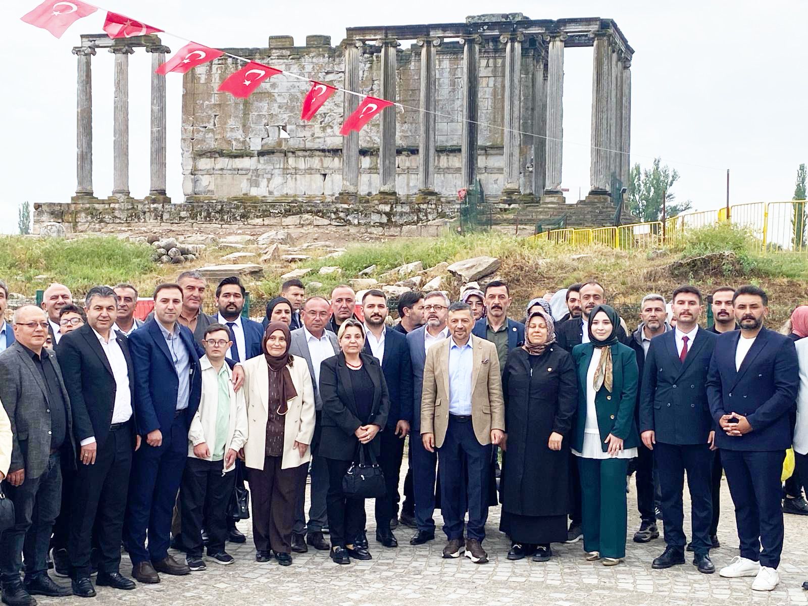 AİZANOİ ANTİK FEST COŞKUSU ÇAVDARHİSAR’I SARDI